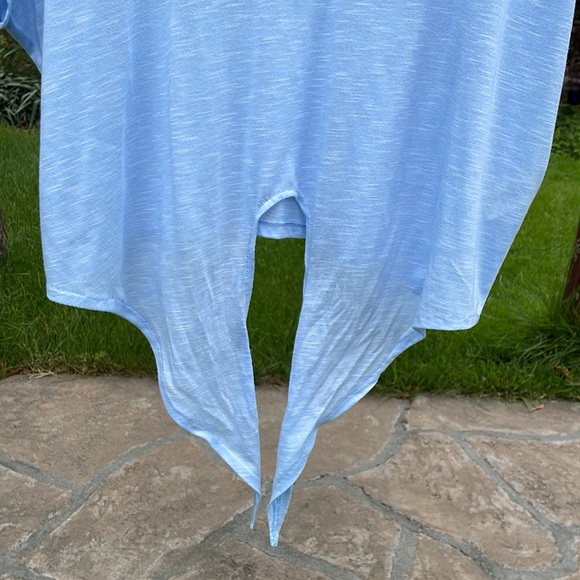 🌺 Do Everything in Love; Baby Blue Slight Cropped S/S Top w/Tie Front; Sz. XL! - Picture 6 of 10